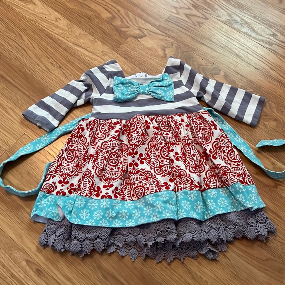 Counting Daisies 3T winder wonderland dress